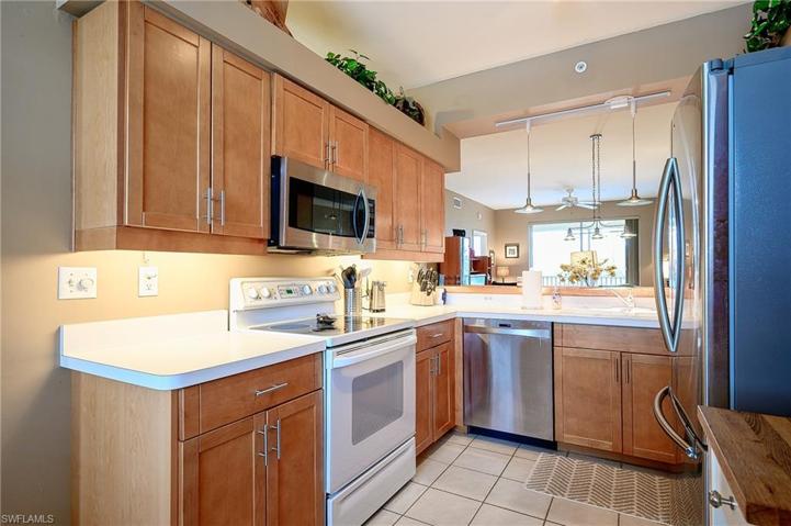 8670  Cedar Hammock  CIR, Naples, FL 34112