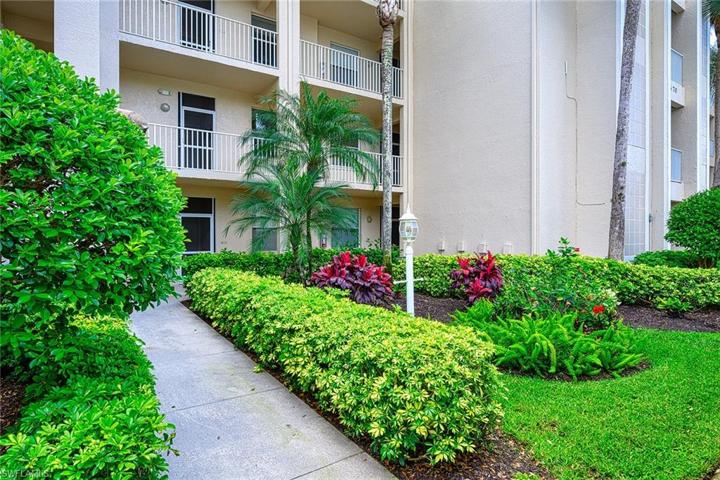 8670  Cedar Hammock  CIR, Naples, FL 34112