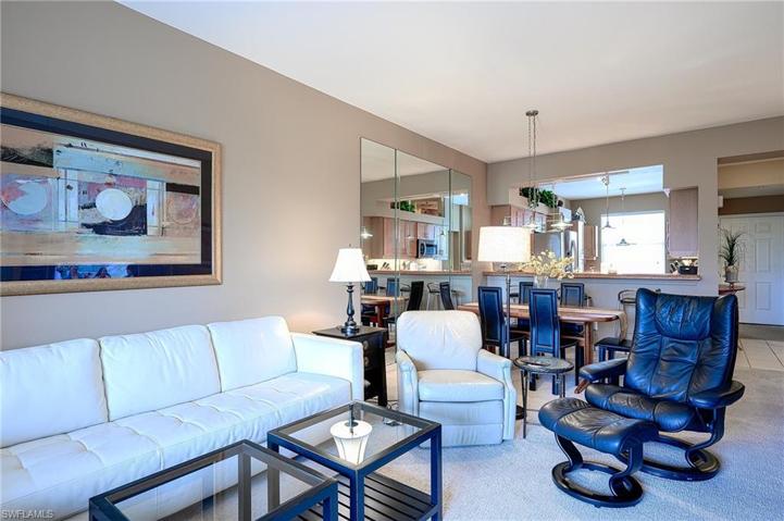 8670  Cedar Hammock  CIR, Naples, FL 34112