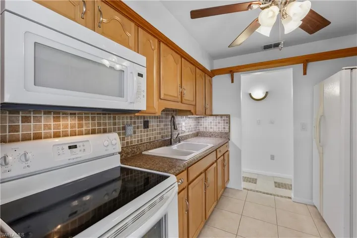 11 Desert Candle Cir, Lehigh Acres, Florida 33936