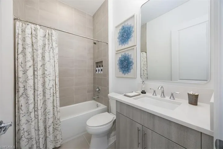 12452  Violet  LN, Naples, FL 34120