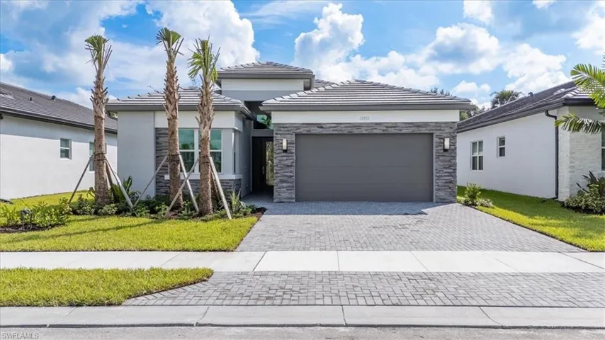 12452  Violet  LN, Naples, FL 34120
