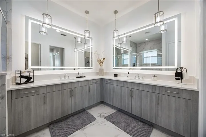 12452  Violet  LN, Naples, FL 34120