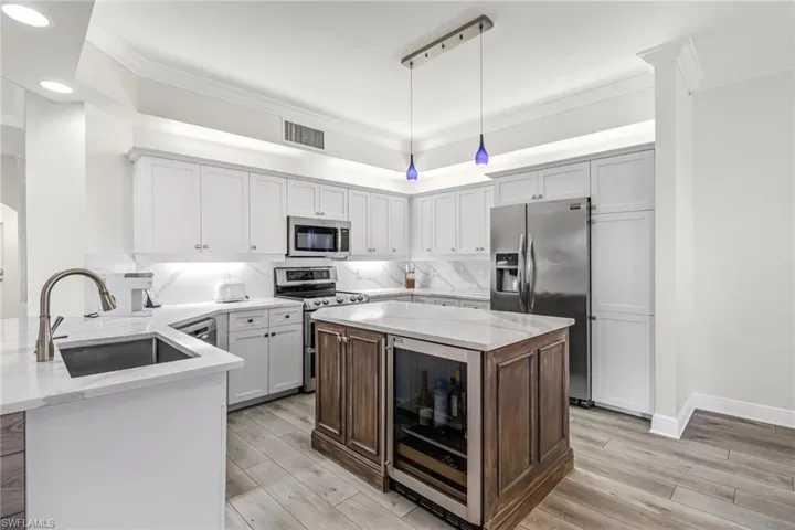 450  Bayfront  PL, Naples, FL 34102