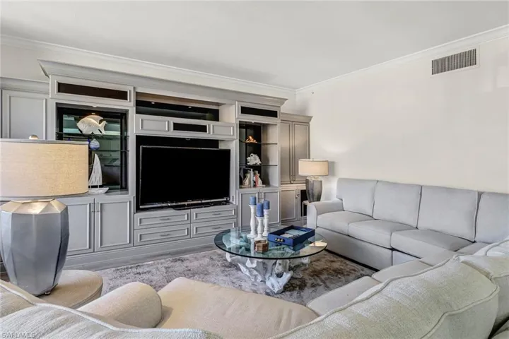 450  Bayfront  PL, Naples, FL 34102