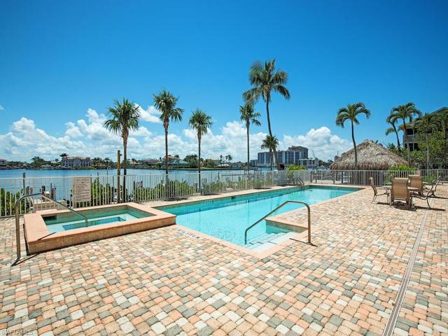 9566  Gulf Shore  DR, NAPLES, FL 34108
