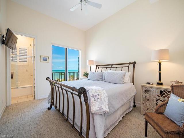 9566  Gulf Shore  DR, NAPLES, FL 34108