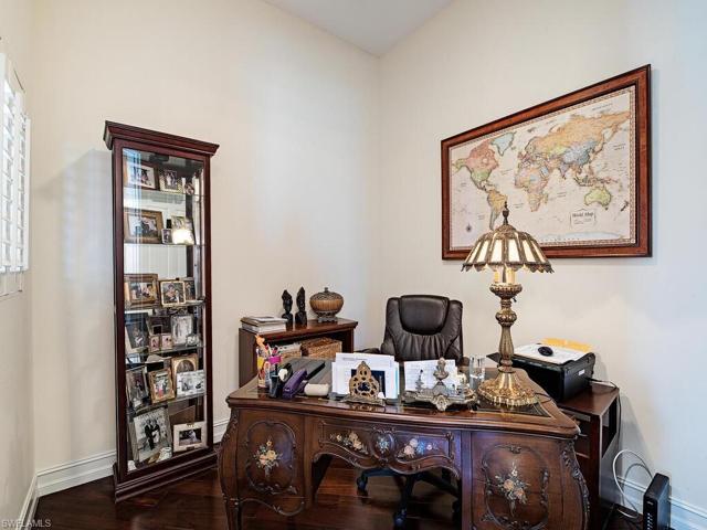 9566  Gulf Shore  DR, NAPLES, FL 34108