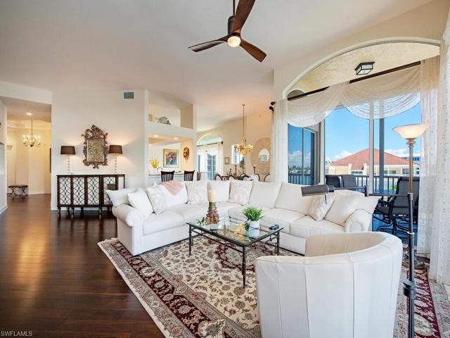 9566  Gulf Shore  DR, NAPLES, FL 34108