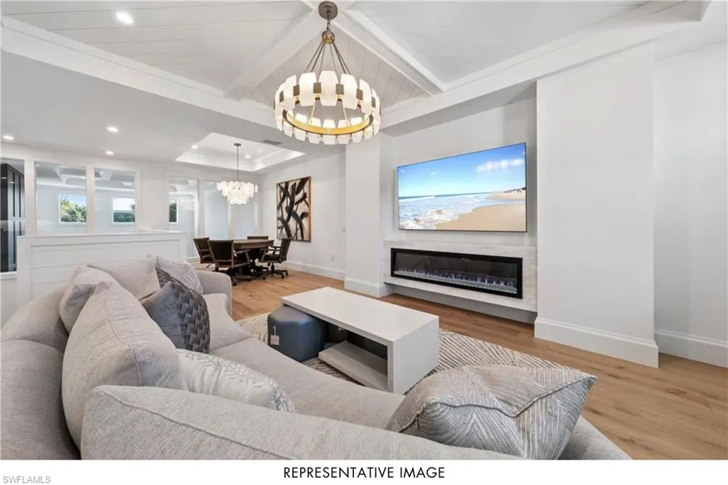 1105 Hollygate LN, Naples, FL 34103,224088611