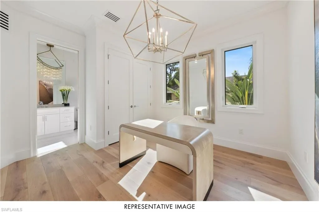 1105 Hollygate LN, Naples, FL 34103,224088611