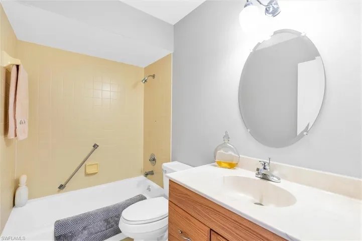1330 Broadwater Dr, Fort Myers Fl 33919