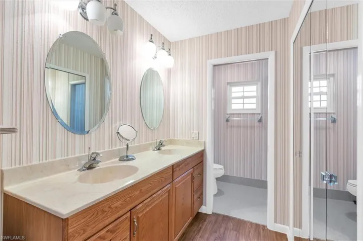 1330 Broadwater Dr, Fort Myers Fl 33919