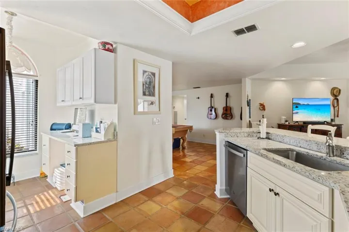 2294 Anchorage Ln B, Naples, Florida 34104