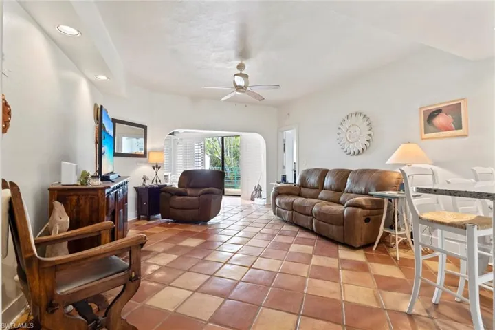 2294 Anchorage Ln B, Naples, Florida 34104