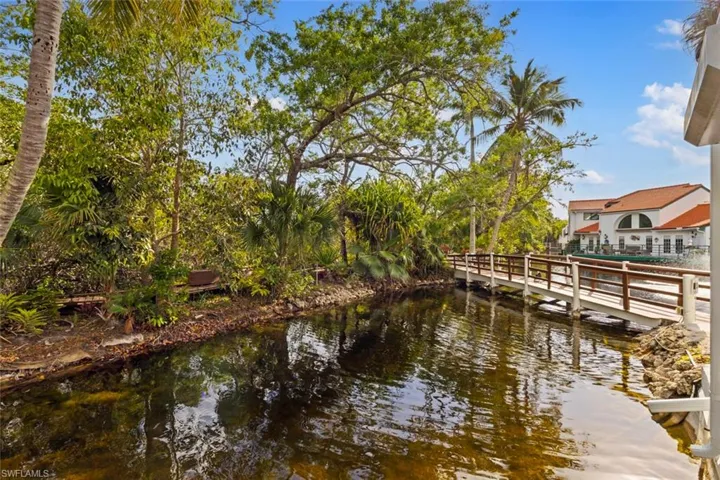 2294 Anchorage Ln B, Naples, Florida 34104