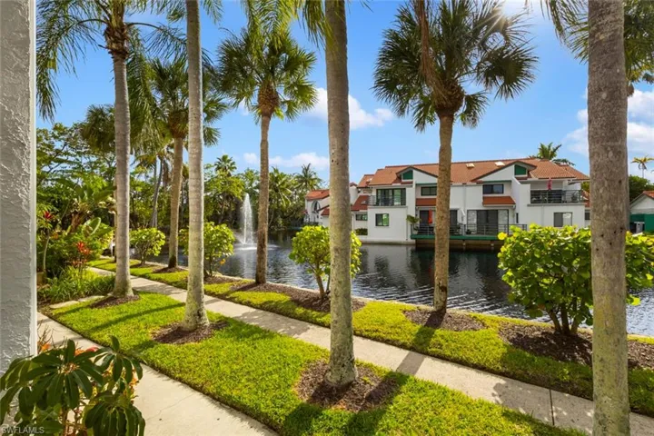 2294 Anchorage Ln B, Naples, Florida 34104