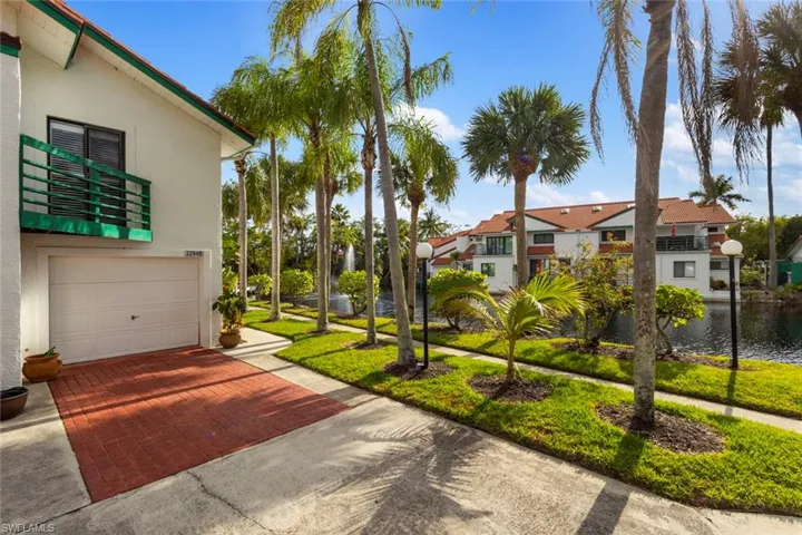2294 Anchorage Ln B, Naples, Florida 34104