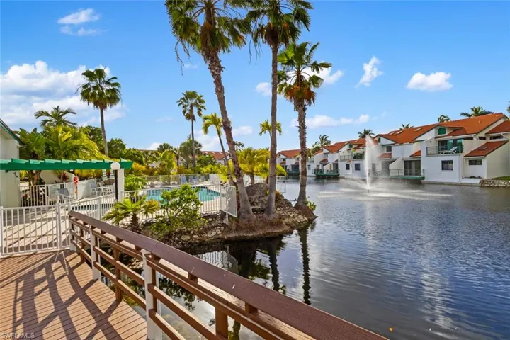 2294 Anchorage Ln B, Naples, Florida 34104