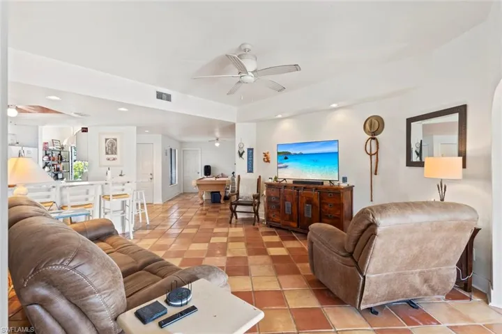 2294 Anchorage Ln B, Naples, Florida 34104