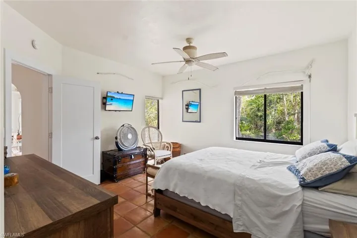 2294 Anchorage Ln B, Naples, Florida 34104