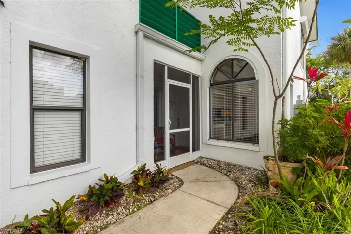 2294 Anchorage Ln B, Naples, Florida 34104