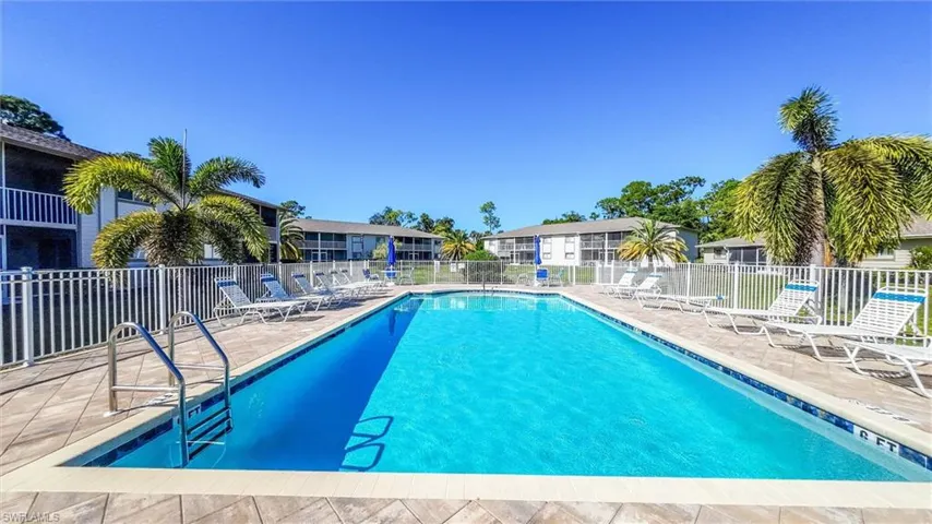 2395 Naples Trace Cir 4, Naples, Florida 34109