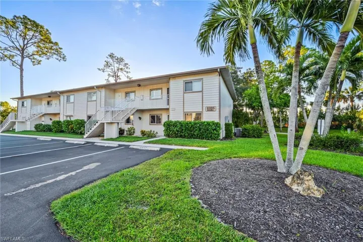 2395 Naples Trace Cir 4, Naples, Florida 34109