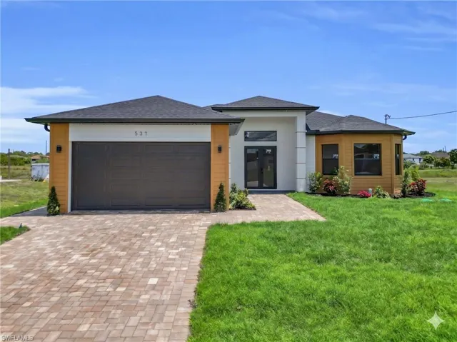 537  Paloma  AVE, Lehigh Acres, FL 33974