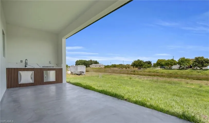 537 Paloma Ave, Lehigh Acres, Florida 33974