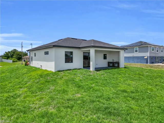 537 Paloma Ave, Lehigh Acres, Florida 33974