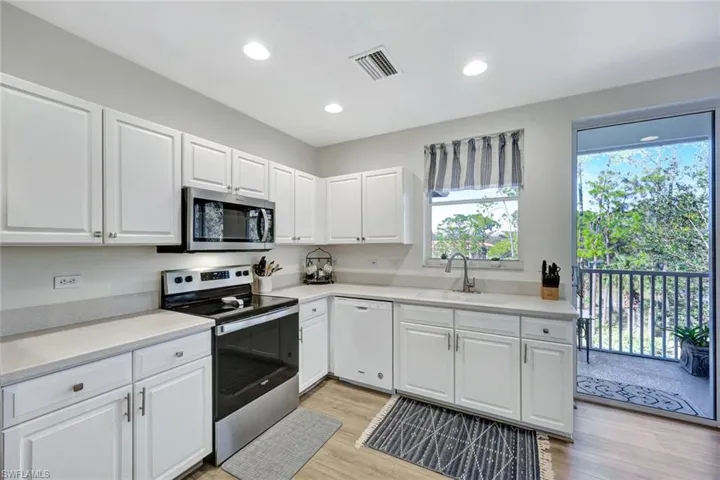 8217 Parkstone Pl # 308, Naples Fl 34120