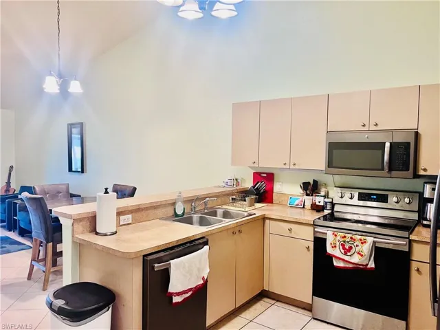 532/534 Se 6th Pl, Cape Coral Fl 33990