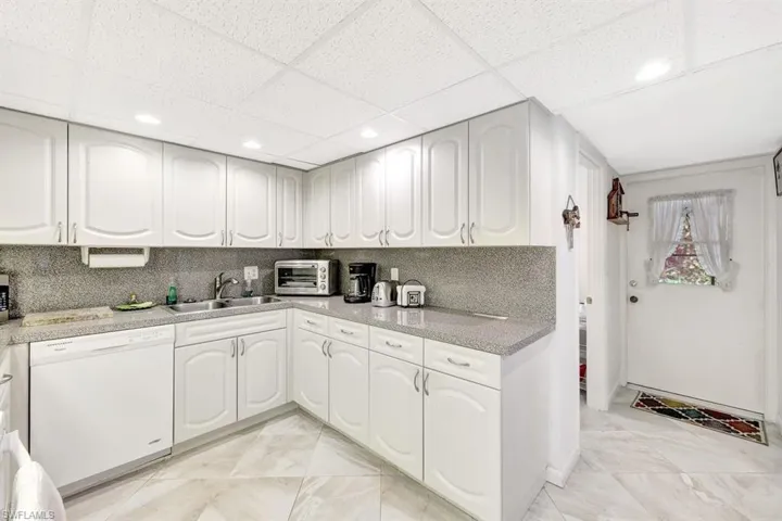 5858  Harbour Club  RD, Fort Myers, FL 33919