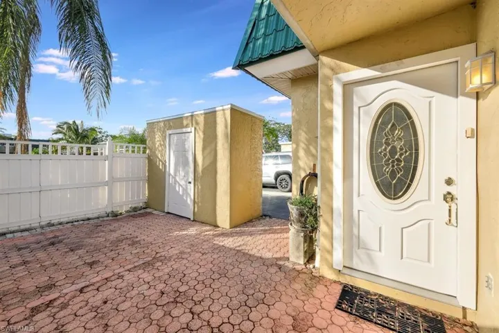 5858  Harbour Club  RD, Fort Myers, FL 33919