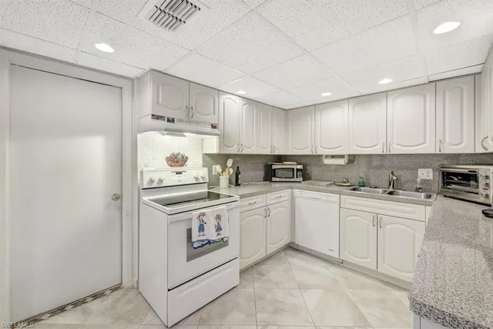 5858  Harbour Club  RD, Fort Myers, FL 33919