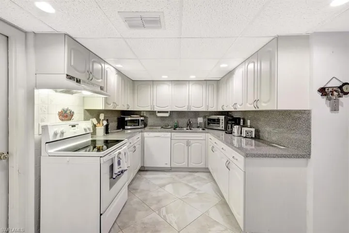 5858  Harbour Club  RD, Fort Myers, FL 33919