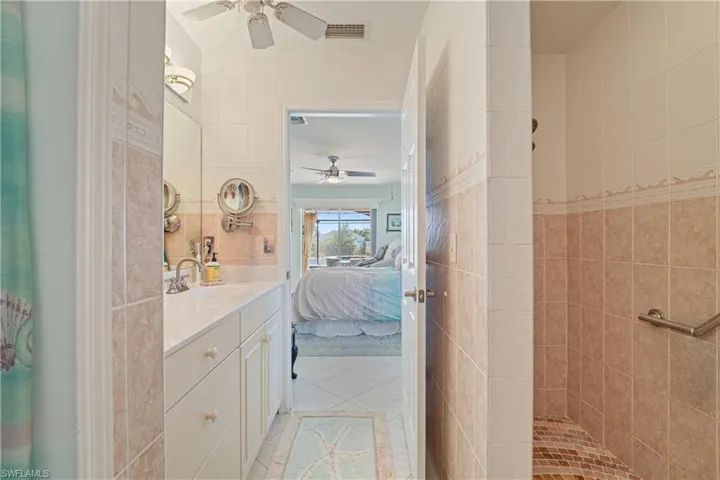 908 Vogiantzis Pkwy, Cape Coral, Florida 33909