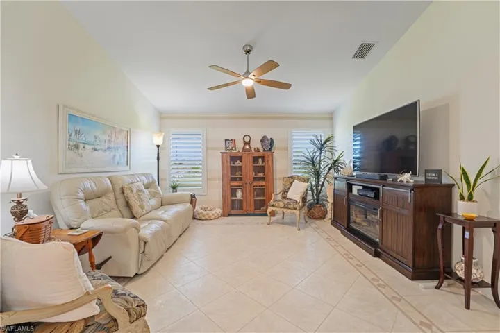 908 Vogiantzis Pkwy, Cape Coral, Florida 33909