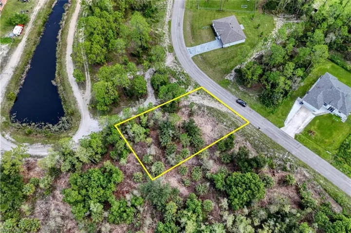 443 Burrstone Dr, Lehigh Acres, Florida 33974
