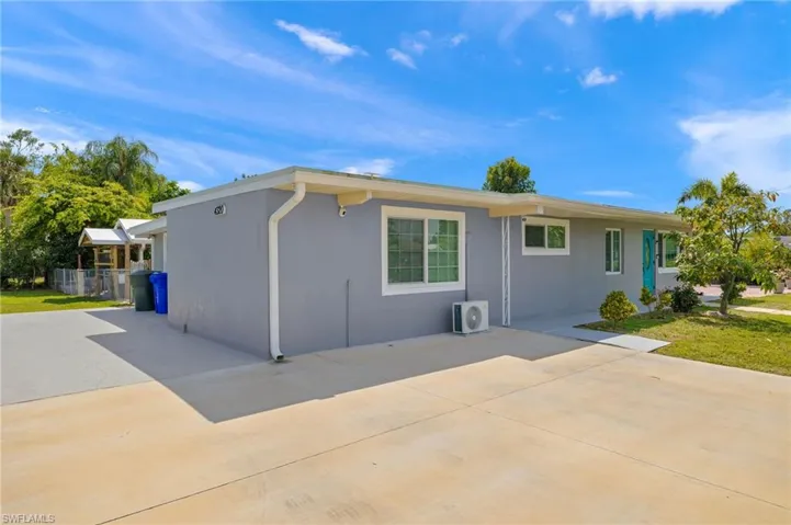 4320 Deleon St, Fort Myers Fl 33901