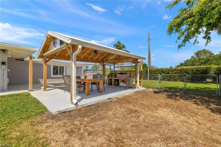 4320 Deleon St, Fort Myers Fl 33901