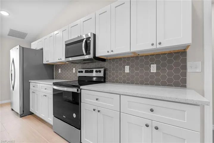 2715 Nw 7th St, Cape Coral Fl 33993