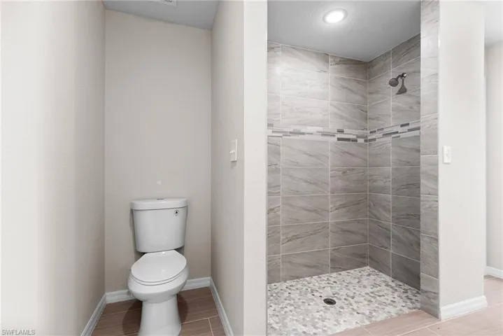 2715 Nw 7th St, Cape Coral Fl 33993