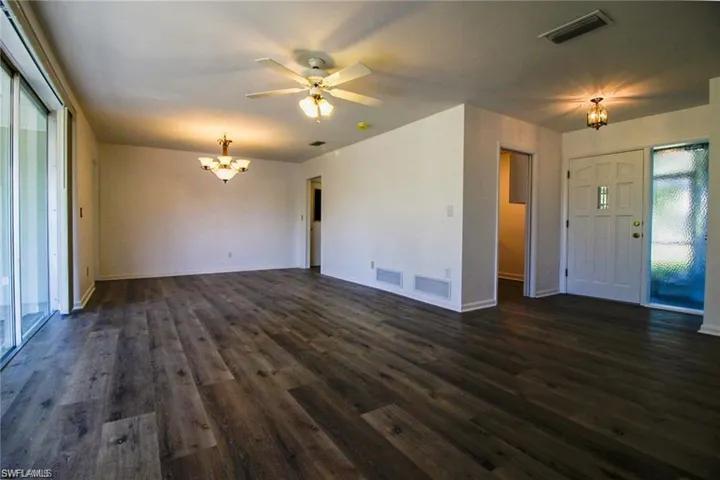 5302 Malibu Ct, Cape Coral, Florida 33904