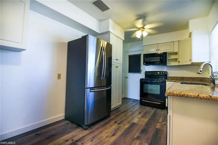 5302 Malibu Ct, Cape Coral, Florida 33904