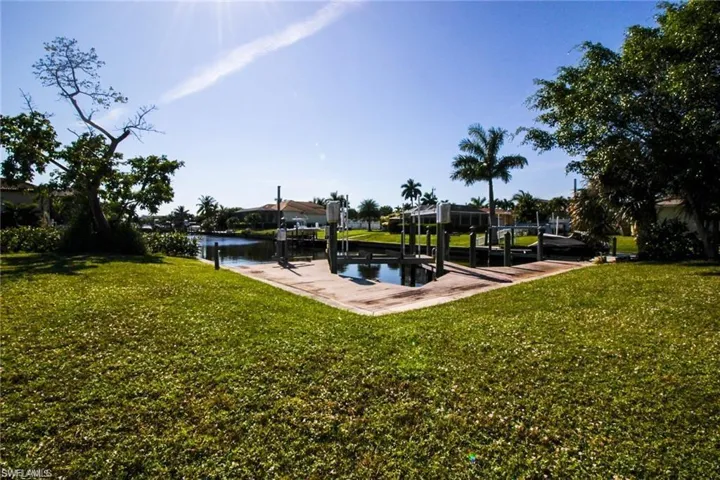 5302 Malibu Ct, Cape Coral, Florida 33904