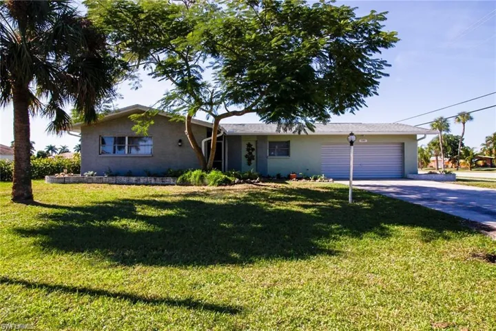 5302 Malibu Ct, Cape Coral, Florida 33904