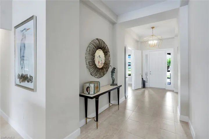 9577 Everglades Dr, Naples, Florida 34120