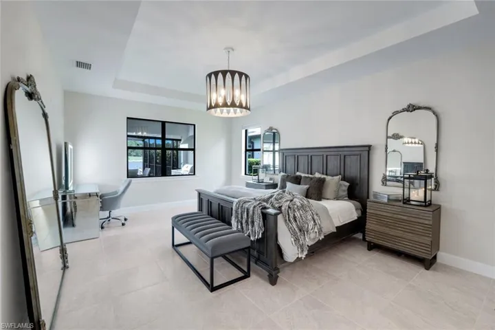 9577 Everglades Dr, Naples, Florida 34120